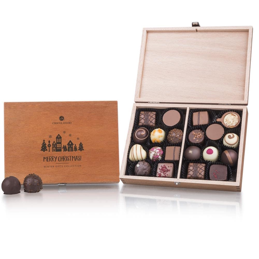 Merry Classic - 20 handgefertigte Pralinen im Holzkästchen - Pralinen im Holzkästchen - Geschenk - Weihnachten - Schokolade edler Verpackung | Weihnachtspralinen | Weihnachtsschokolade Männer | Frauen