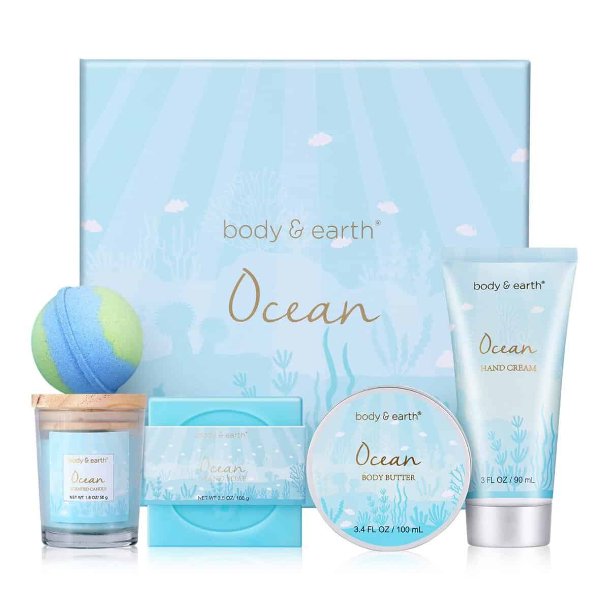 BODY & EARTH Geschenkbox für Frauen  5 tlg. Ozeanduft Geschenkset Frauen, Duftkerze, Körperbutter, Handcreme, Badebombe, Geschenke für Frauen, Männer, Freundin, Mama