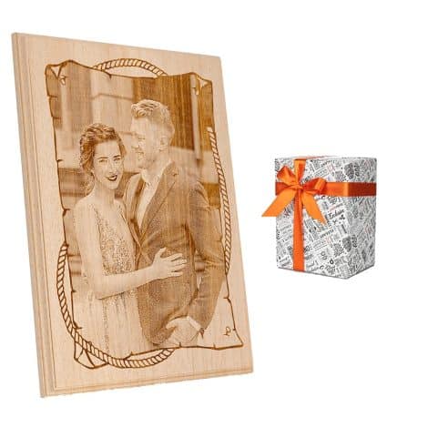 Personalisiertes Foto auf Massivholz für besondere Momente: Hochzeit, Geburtstag, Jahrestag oder Valentinstag | 22x30cm | Geschenkverpackung available.