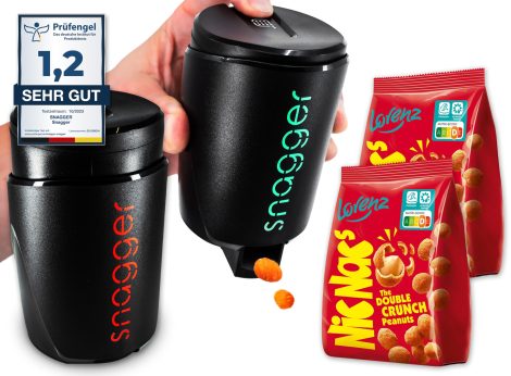 Snagger DOPPELPACK – Die praktische Hände-frei Snackbox, ideal für Knabbereien wie Erdnüsse, NicNacs, uvm. Perfekt als Geschenk für Gamerinnen/Gamer oder Männer und Frauen. Nicnac Spender in Black-Edition.