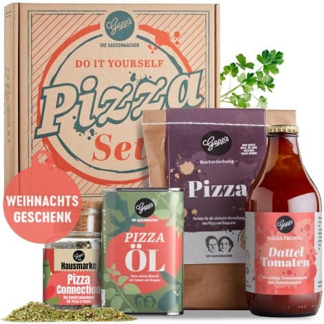 Weihnachts-Pizza-Mach-Spaß von Gepp’s Feinkost: Neapolitanischer Pizzateig, Kirsch- & Datteltomaten-Sugo, perfektes Geschenk zum Selbermachen.