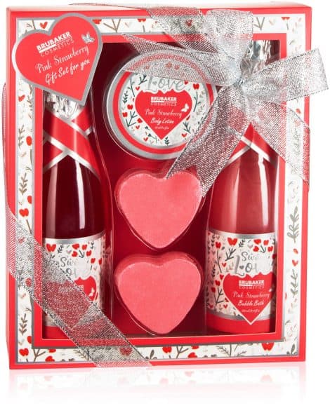 BRUBAKER Kosmetik Bade-Duschset Erdbeere Sweet Love – Blumiges Pflegeset Geschenk für Sie und Ihn – Pink.